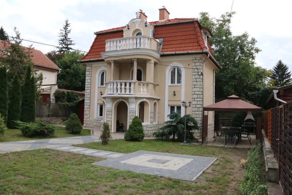 Отель Aradi Vendeghaz Мишкольц Экстерьер фото
